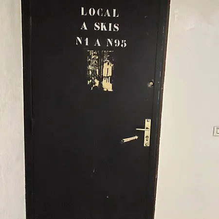 Neves - Location: Ensoleille Pour 4 Personnes Dans Un Quartier Anime * ヴァル・トランス