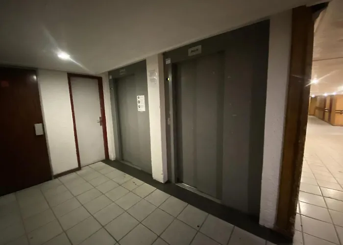 Neves - Location: Ensoleille Pour 4 Personnes Dans Un Quartier Anime *