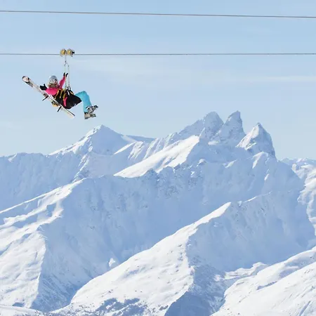 Neves - Location: Ensoleille Pour 4 Personnes Dans Un Quartier Anime