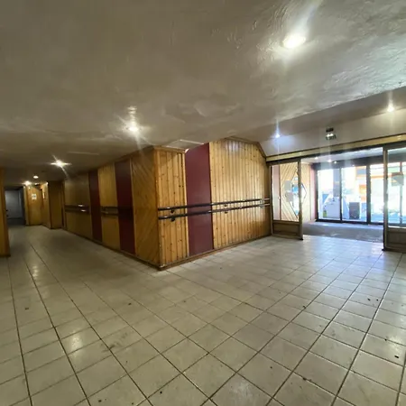 Neves - Location: Ensoleille Pour 4 Personnes Dans Un Quartier Anime 아파트 *