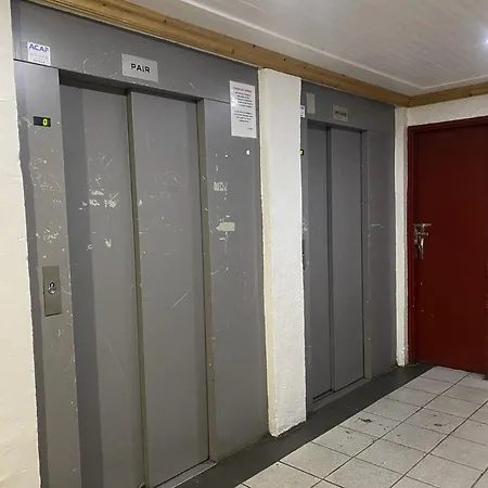 Neves - Location: Ensoleille Pour 4 Personnes Dans Un Quartier Anime
