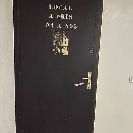 Neves - Location: Ensoleille Pour 4 Personnes Dans Un Quartier Anime ヴァル・トランス