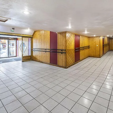 Neves - Location: Ensoleille Pour 4 Personnes Dans Un Quartier Anime アパート