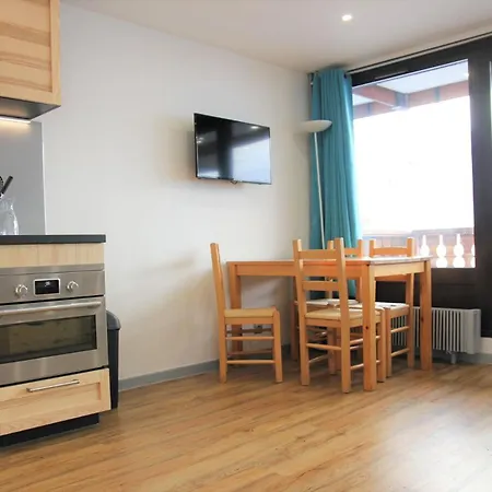 Neves - Location: Ensoleille Pour 4 Personnes Dans Un Quartier Anime アパート