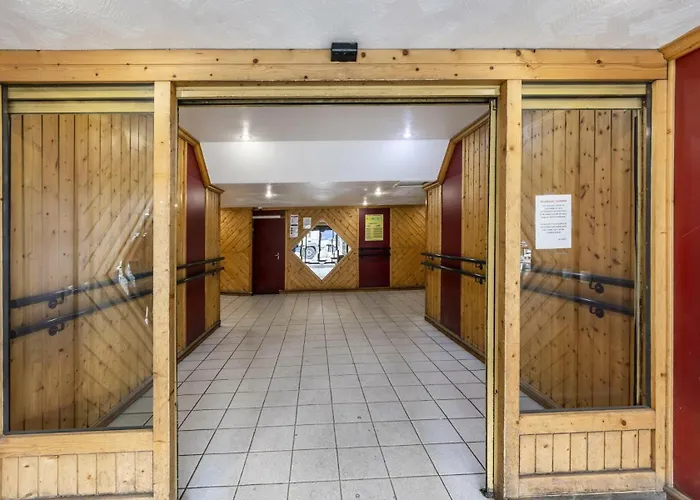 Appartement Résidence Neves - Location: Ensoleillé Pour 4 Personnes Dans Un Quartier Animé